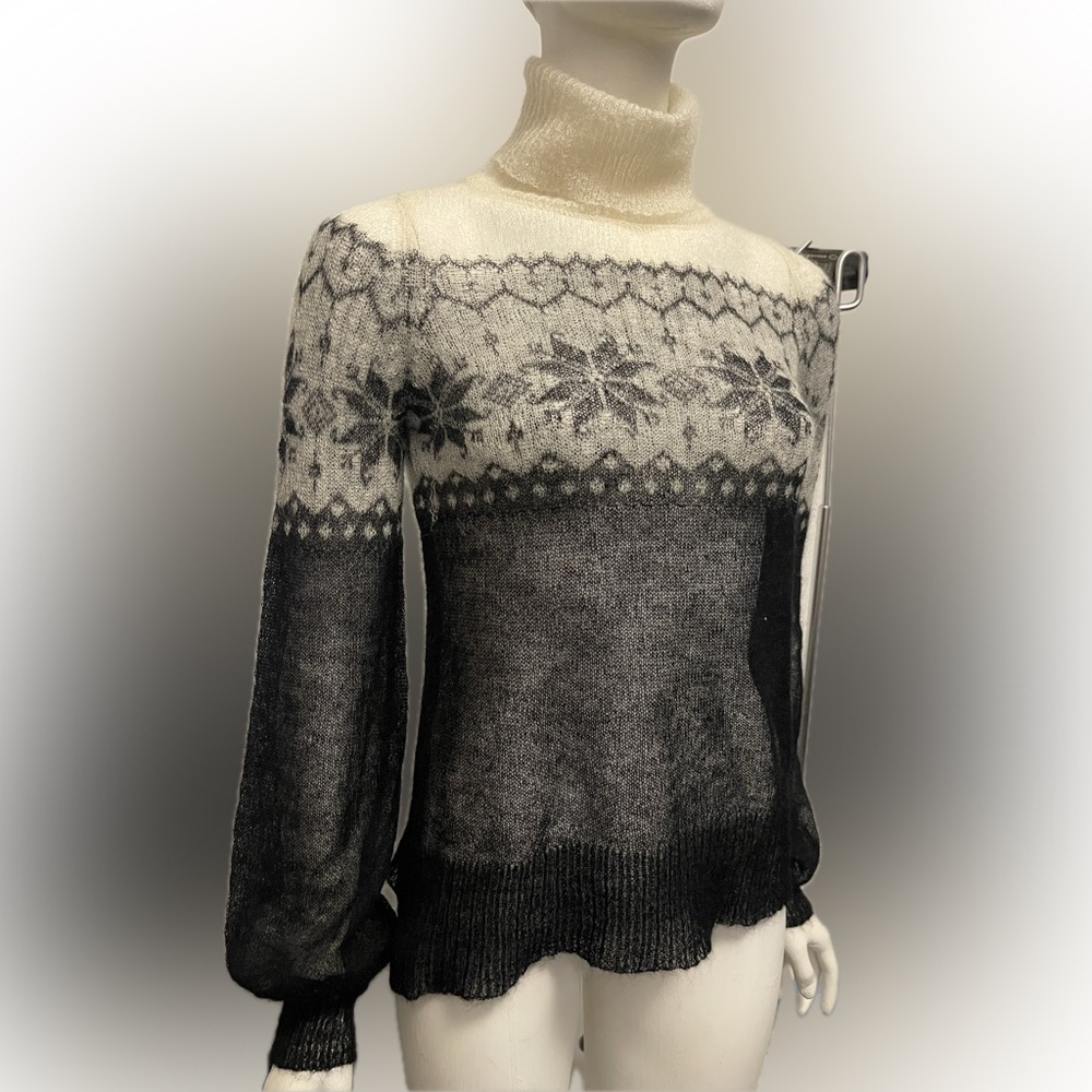 Fine gauge mohair wool blend sweater . - Picture 12 of 12